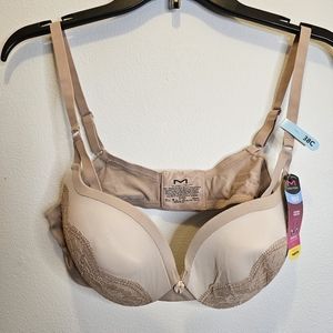 NWT Maidenform push up bra Size 38C